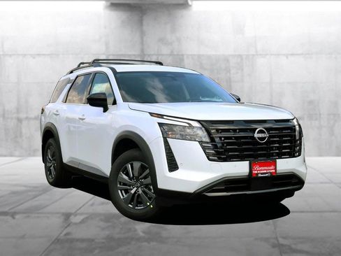 New 2026 Nissan Pathfinder SV w/ SV Premium Package AWD/4WD image 2