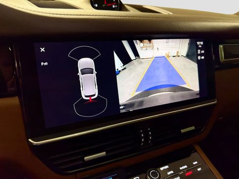 Certified 2023 Porsche Cayenne Turbo AWD/4WD image 15
