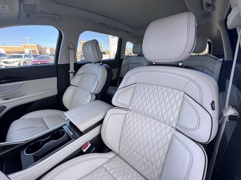 Used 2024 Lincoln Nautilus Black Label w/ Jet Appearance Package (87T) image 8