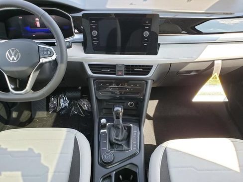 New 2026 Volkswagen Taos SE AWD/4WD image 9