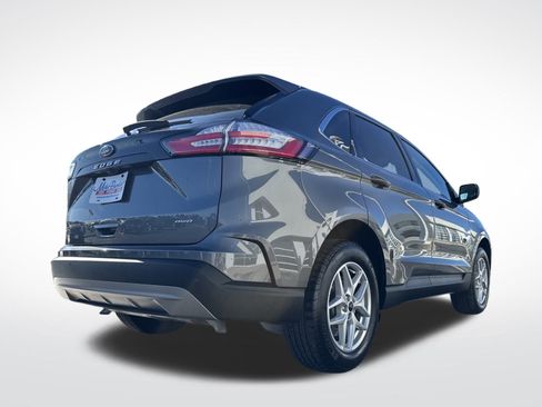 Used 2024 Ford Edge SEL image 9