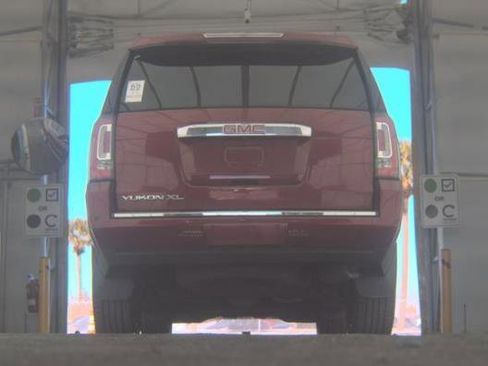 Used 2016 GMC Yukon XL Denali w/ Open Road Package image 5