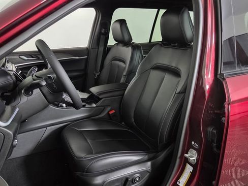 New 2025 Jeep Grand Cherokee Limited w/ Trailer Tow Package image 15