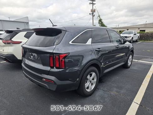 Used 2023 Kia Sorento LX FWD image 4