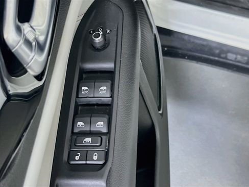Used 2022 Jeep Compass Limited AWD/4WD image 17