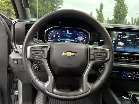 Used 2025 Chevrolet Silverado 1500 LTZ w/ LTZ Convenience Package II AWD/4WD image 28