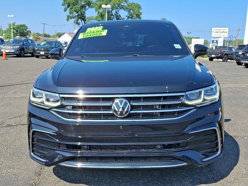 Used 2022 Volkswagen Tiguan SEL R-Line image 2