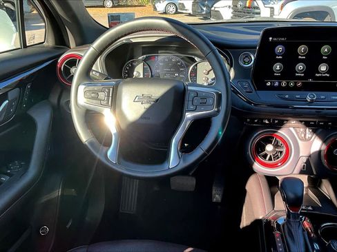 Used 2023 Chevrolet Blazer RS w/ Enhanced Convenience Package image 5