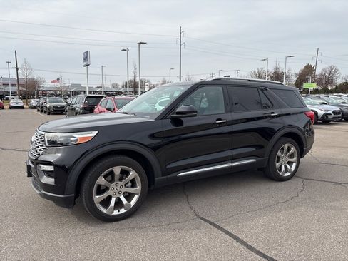 Used 2020 Ford Explorer Platinum w/ Premium Technology Package image 7