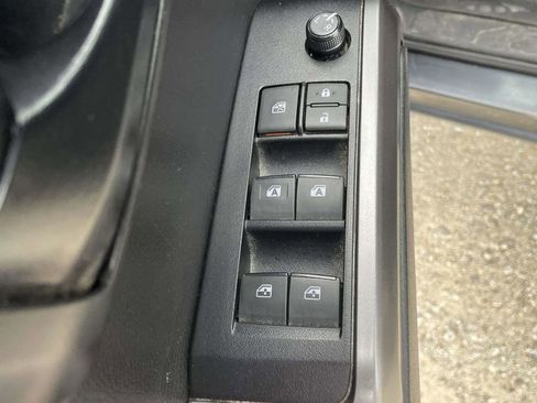 Used 2023 Toyota Tacoma SR5 AWD/4WD image 16
