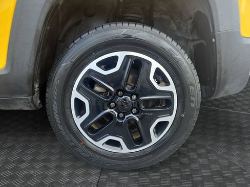 Used 2016 Jeep Renegade Trailhawk AWD/4WD image 34
