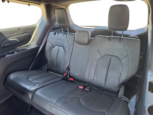 Used 2020 Chrysler Pacifica Touring-L Plus FWD image 16