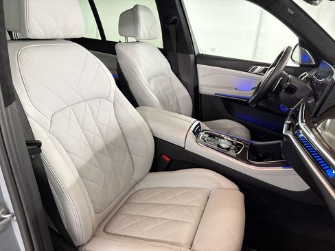 Used 2024 BMW X5 M60i AWD/4WD image 31