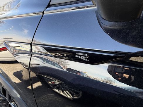 Used 2022 Volkswagen Tiguan SE R-Line image 7