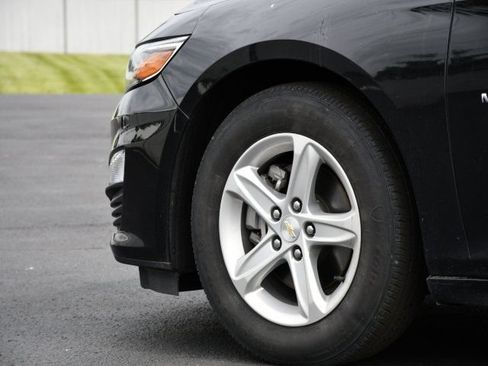 Used 2022 Chevrolet Malibu LS FWD image 12