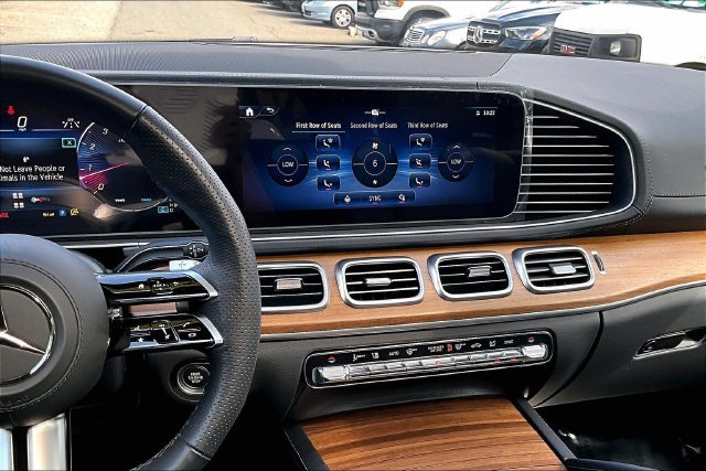 Certified 2025 Mercedes-Benz GLS 450 4MATIC w/ AMG Line Exterior image 5