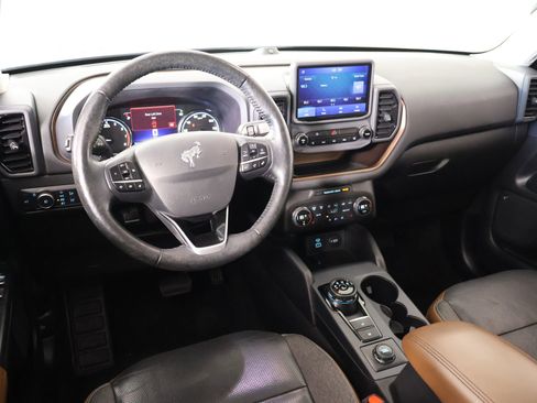 Used 2021 Ford Bronco Sport Outer Banks w/ Outer Banks Package image 2