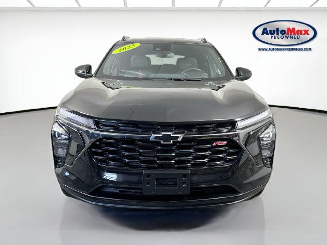 Used 2025 Chevrolet Trax RS w/ Sunroof Package FWD image 7