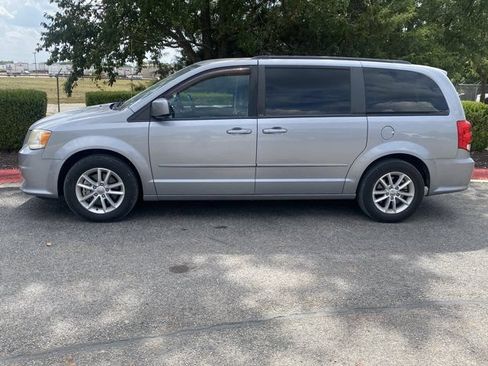 Used 2013 Dodge Grand Caravan SXT w/ UConnect Hands-Free Group FWD image 9