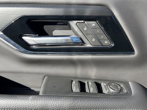 Certified 2025 GMC Yukon Denali image 59