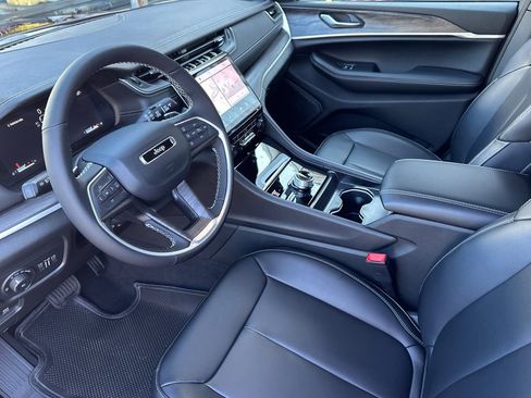 New 2025 Jeep Grand Cherokee L Limited w/ Trailer Tow Package image 12