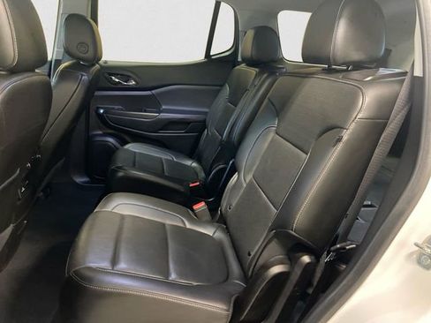 Used 2023 GMC Acadia SLT image 14