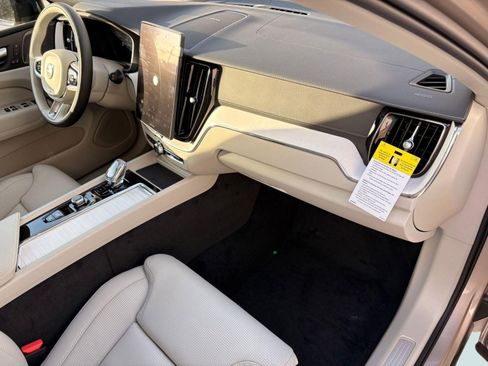 New 2026 Volvo XC60 B5 Ultra w/ Climate Package image 28