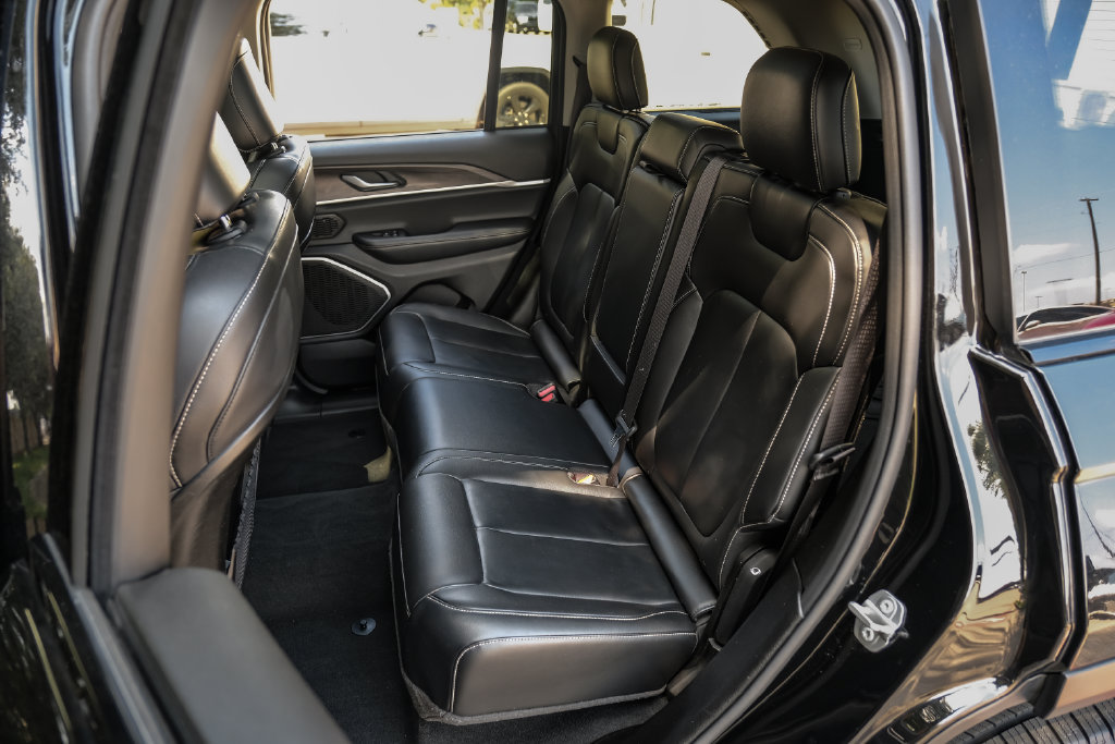 Used 2022 Jeep Grand Cherokee Limited AWD/4WD image 51