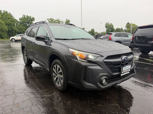 Used 2024 Subaru Outback Premium AWD/4WD image 4