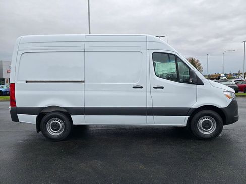 New 2026 Mercedes-Benz Sprinter 144 Cargo image 7
