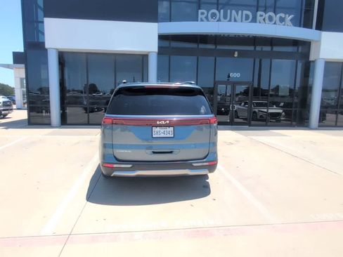 Used 2023 Kia Carnival SX Prestige FWD image 12