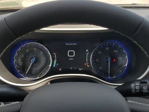 New 2027 Chrysler Pacifica Limited FWD image 25