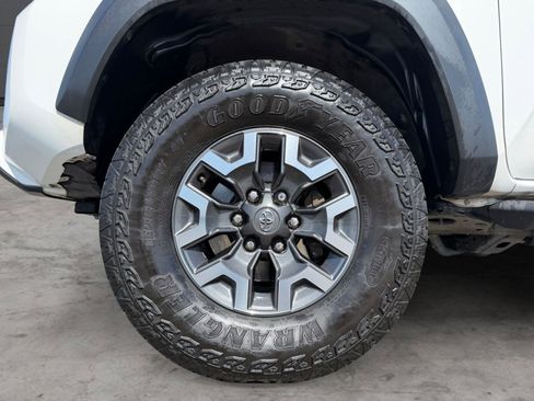 Used 2023 Toyota Tacoma TRD Off-Road AWD/4WD image 8