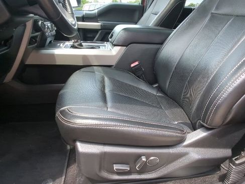 Used 2018 Ford F150 Lariat w/ Equipment Group 502A Luxury AWD/4WD image 10