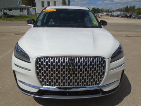 Used 2025 Lincoln Corsair AWD w/ Equipment Group 101A image 13