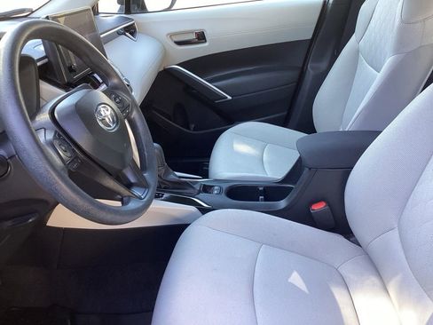 Used 2025 Toyota Corolla Cross L AWD/4WD image 3