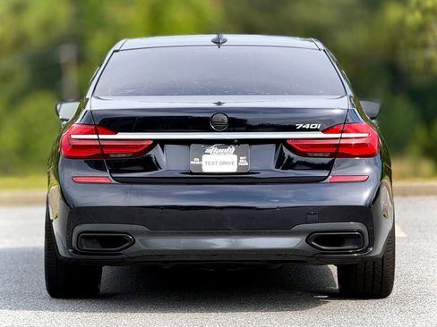 Used 2019 BMW 740i w/ Executive Package RWD image 6