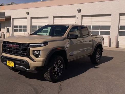 Used 2024 GMC Canyon AT4 w/ AT4 Premium Package AWD/4WD image 5
