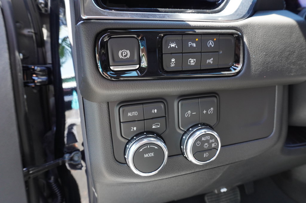 Certified 2026 GMC Yukon Denali AWD/4WD image 19
