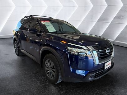 Used 2025 Nissan Pathfinder SV