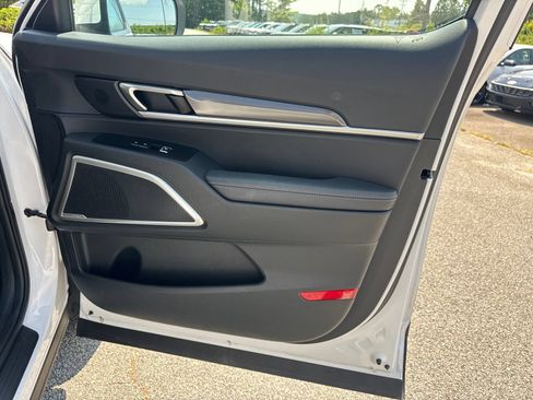 Used 2023 Kia Telluride S FWD image 14