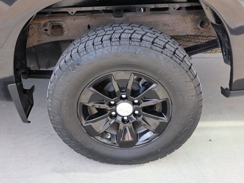 Used 2022 Chevrolet Silverado 1500 LT image 12