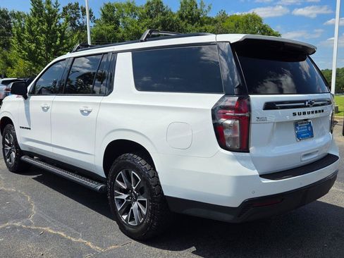 Used 2023 Chevrolet Suburban Z71 w/ Luxury Package AWD/4WD image 3