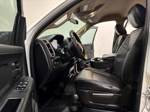 Used 2020 RAM 5500 Tradesman w/ Chrome Appearance Group image 12