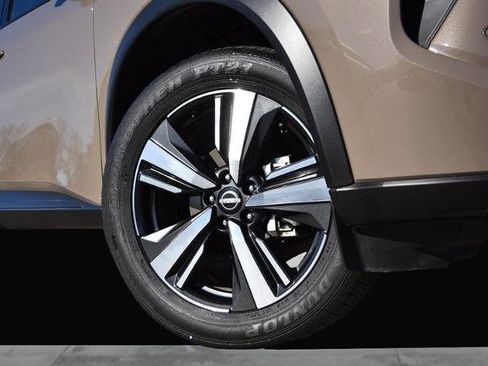 Certified 2024 Nissan Rogue SL w/ SL Premium Package image 3