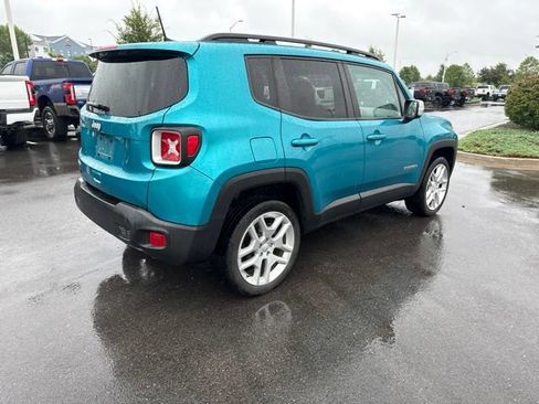 Used 2021 Jeep Renegade Latitude AWD/4WD image 3