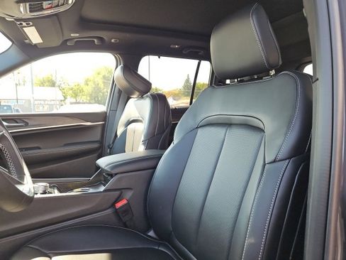 New 2025 Jeep Grand Cherokee Limited w/ Luxury Tech Group II image 35