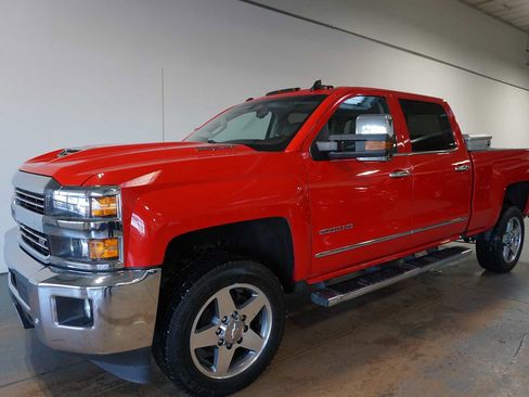 Used 2019 Chevrolet Silverado 2500 LTZ w/ Duramax Plus Package image 2
