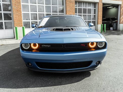 Used 2016 Dodge Challenger R/T RWD image 28