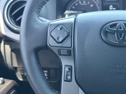 Used 2021 Toyota Tacoma TRD Off-Road w/ Technology Package AWD/4WD image 25